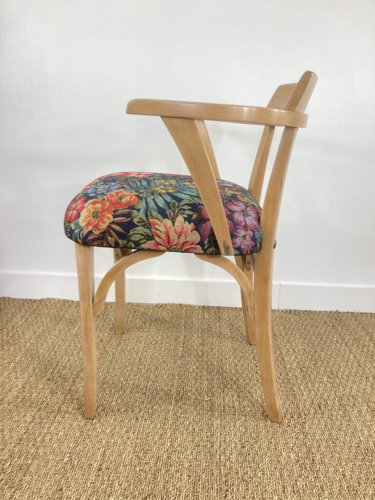 Fauteuil Stella en hêtre restauré, vue de côté