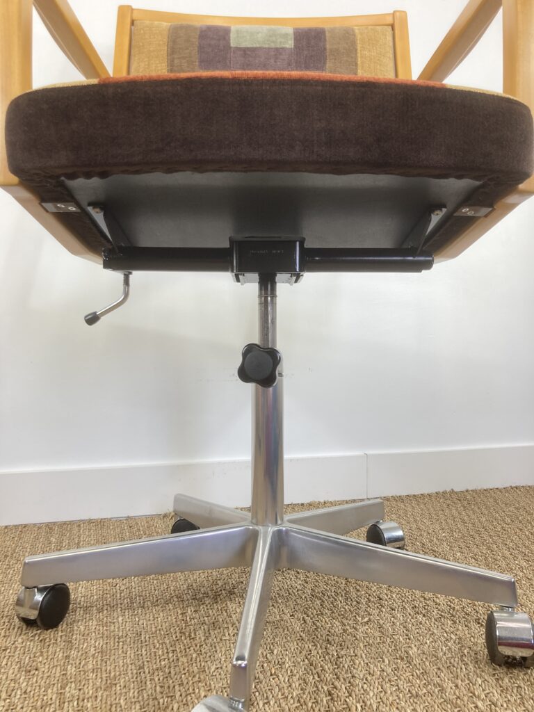 Piètement métallique et mécanisme du fauteuil Ring Møbelfabrikk