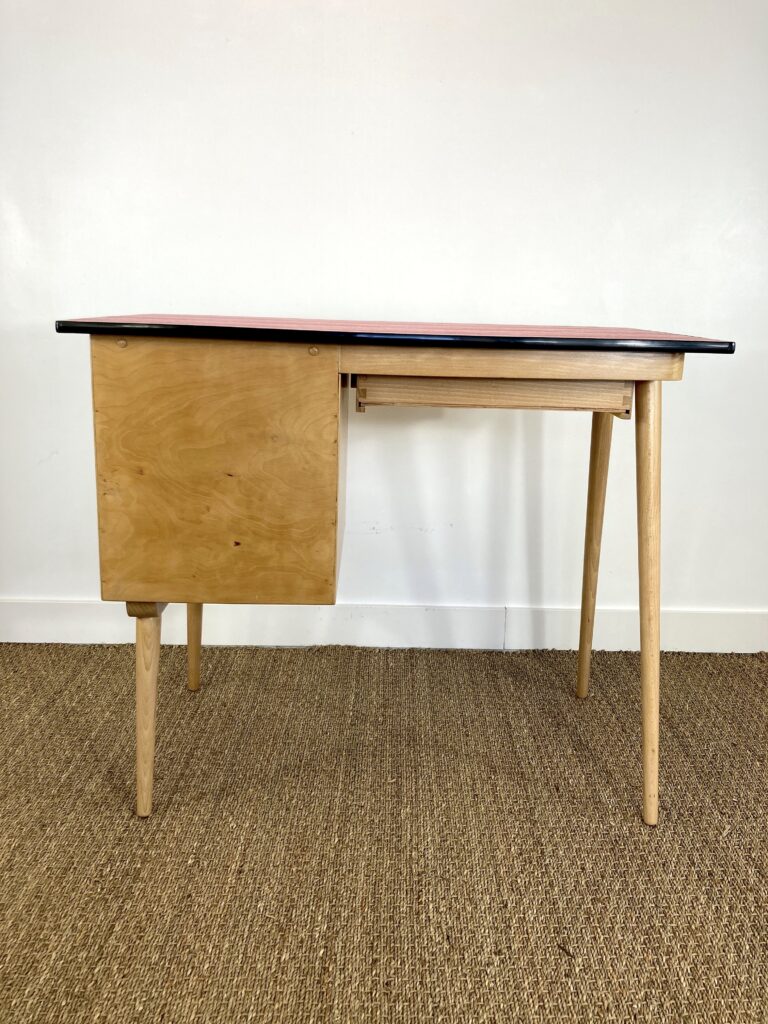 Bureau Baumann D227 restauré, vue arrière