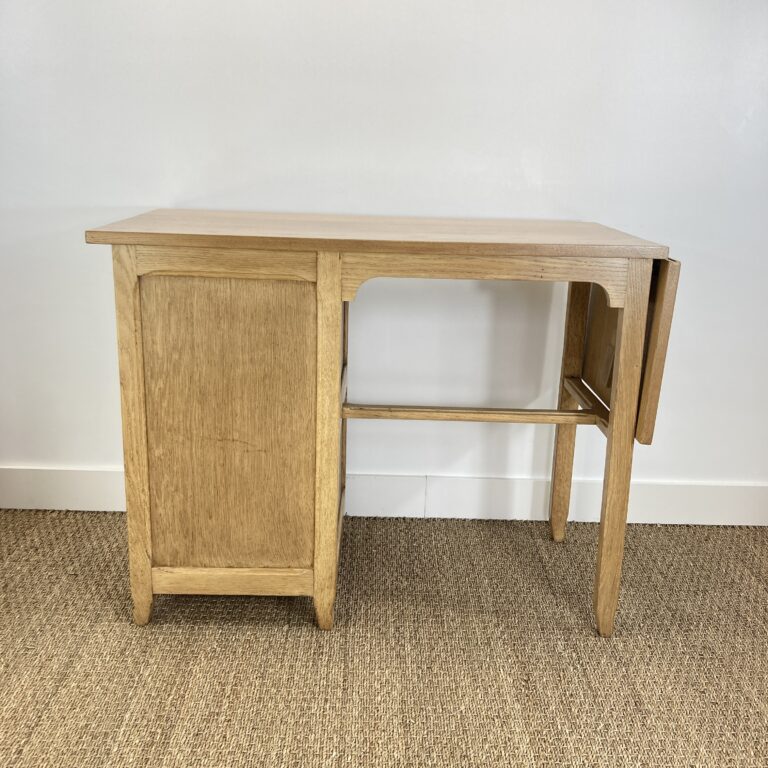 Vue arrière du petit bureau administratif GM Radia en chêne