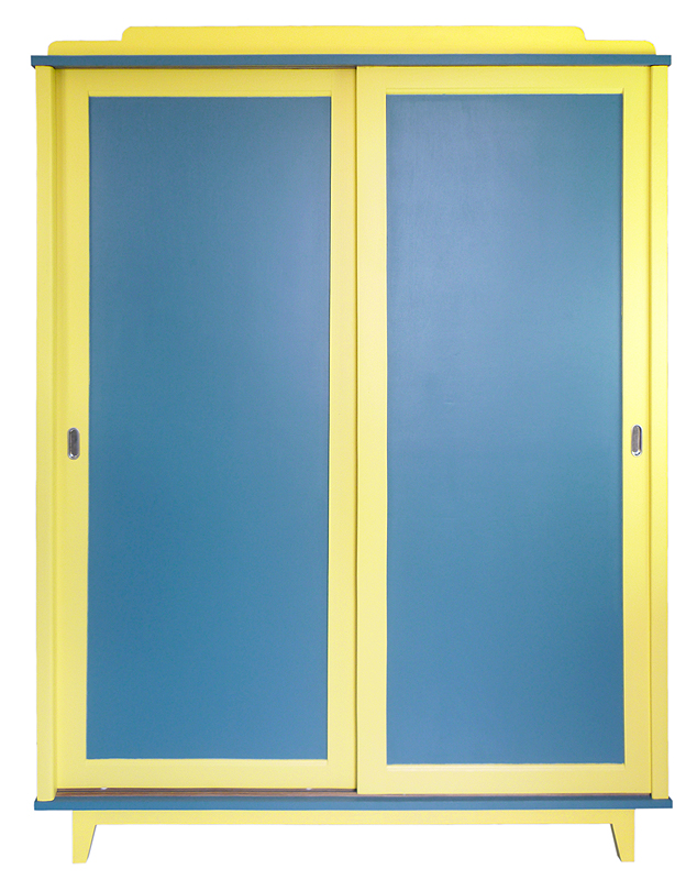 Armoire à portes coulissantes des années 50 restaurée, vue de face