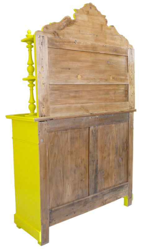 Buffet-vaisselier ancien revisité, vue arrière montrant la structure en bois