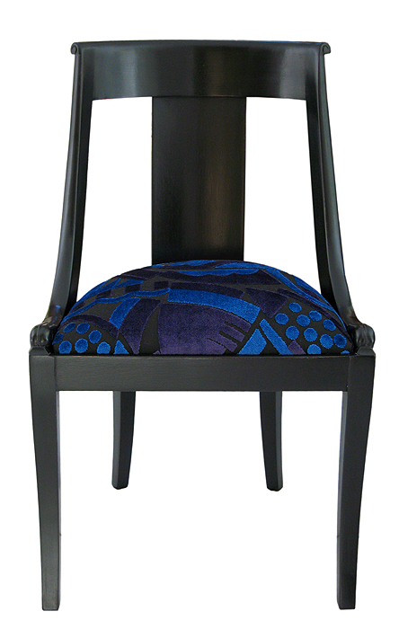 Chaise gondole restaurée et revisitée, vue de face